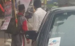 KISAH UNIK : Pengin Jalan Kaki Keliling Indonesia, Pria Asal Cilacap Lintasi Semarang