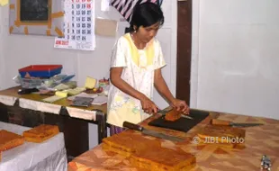 LEBARAN 2017 : Jenang & Wingko Sukoharjo Diborong Pemudik