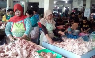 Mantap! Belanja di Pasar Tradisional di Solo Kini Bisa Bayar Nontunai