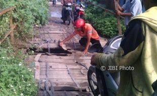 INFRASTRUKTUR SEMARANG : Kerusakan Makin Parah, Jembatan Glodak Dikhawatirkan Makan Korban