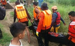 KECELAKAAN AIR : Semalam Tenggelam di Kali Bodri, Bocah 14 Tahun Ditemukan Tewas