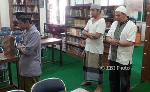 DJ Toby Koyama Ucapkan Syahadat di Masjid Gedhe Kauman