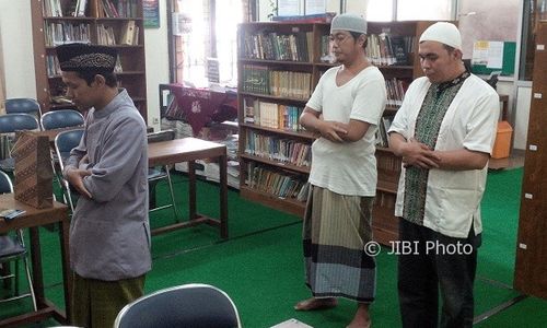 DJ Toby Koyama Ucapkan Syahadat di Masjid Gedhe Kauman