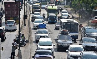 FOTO MUDIK 2017 : Jalur Pantura Kota Semarang Padat