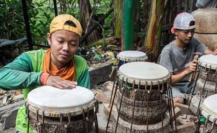 FOTO INFO BELANJA : Rebana Demak Bisa Rp 8 Juta/Set