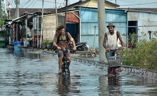 ROB SEMARANG : Pemudik Segera Datang, Genangan Air Dihalau Lagi