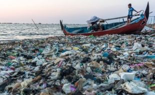 FOTO KEBERSIHAN SEMARANG : Begini Joroknya Tambaklorok…