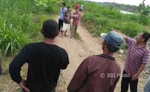 Ratusan Warga Penolak Tambang Pasir Kali Progo Datangi Dewan