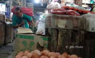 Harga Telur di Solo Turun, Bawang Putih Kembali Melejit