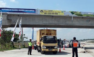 15 Mobil Masuk Tol Ngawi-Solo Tiap Menit