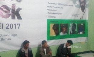 HARI TANPA TEMBAKAU : KNPK Tanam Seribu Bibit Cengkeh