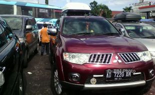 PENCURIAN SOLO : Pencuri Beraksi di Keraton Solo, Mobil Pajero Milik Istri PB XIII Hilang