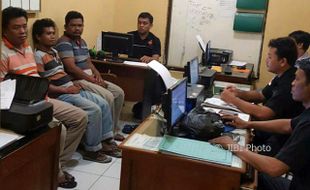 PERJUDIAN SRAGEN : Berjudi Gonggong, Seorang Perangkat Desa Ditangkap Polisi