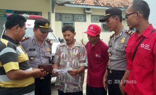 KISAH TRAGIS : Nenek-Nenek Sragen Tinggalkan Surat dan Uang Rp900.000 sebelum Tabrakkan Diri ke KA