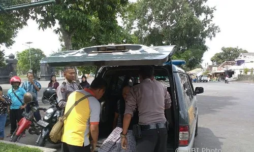 Aneh, Pria Tak Dikenal Mandi Berjam-Jam dengan Pintu Terbuka di Masjid Agung Boyolali