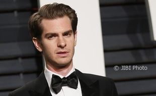 Putus dari Emma Stone, Andrew  Garfield Tiba-Tiba Ngaku Gay