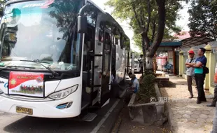 Perjuangkan Nasib, 43 Perawat Honorer Sragen Nglurug ke Jakarta