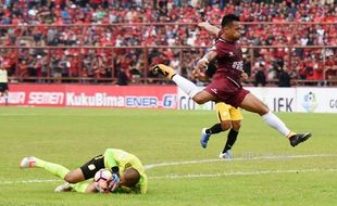 LIGA 1 : PS TNI Hajar Gresik United, Barito Imbangi PSM