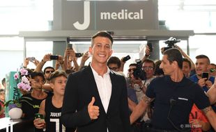 TRANSFER PEMAIN : Segera Gabung Juve, Apa Kelebihan Bernardeschi?