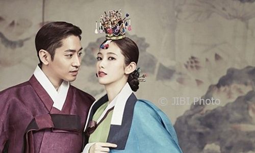 K-POP : Eric Shinhwa dan Na Hye Mi Rilis Foto Pernikahan