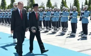 Istana, "Jokowi Ajak Keluarga ke Turki & Jerman Pakai Uang Pribadi"