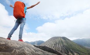 MERENCANAKAN TRAVELLING : Jauh Dekat Tak Penting Asal Bikin Segar