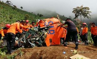 HELIKOPTER BASARNAS JATUH : Lokasi Jatuhnya Helikopter Jadi Monumen