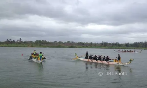 20 Kontingen Ikuti Festival Perahu Naga 2017 di Pantai Depok