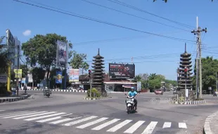 ASAL USUL : Asale Gapura Papahan Buatan Mangkunegaran