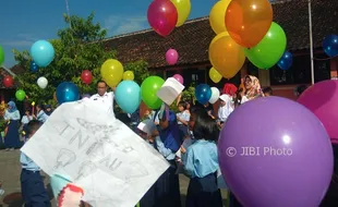 Pengenalan Lingkungan Sekolah Selesai, Murid Lepas Balon Cita-Cita ke Udara