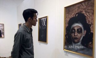 PAMERAN FOTO JOGJA : Mahasiswa ISI Pamerkan Foto "Iris"