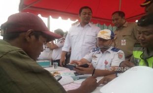 JALAN RUSAK SEMARANG : Cegah Truk Overload, Wali Kota Aktif Razia