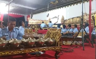 Pertunjukan Wayang Kulit oleh Prajurit  TNI AU Pecahkan Rekor Muri