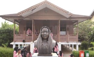 FOTO SISWA MENGENAL NUSANTARA 2017 : Pelajar Jateng Pelajari Sejarah Bengkulu