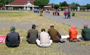 PENATAAN STASIUN TUGU : Pasar Kembang Dihapus dari Pasar Tradisional, Terus?