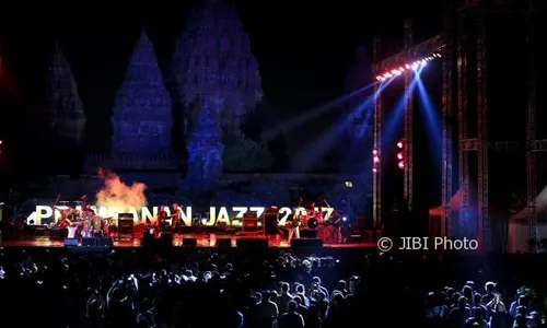 Sarah Brightman Tampil Anggun Bak Dewi dalam Prambanan Jazz Festival 2017