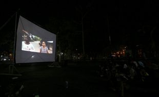 Seru, Nonton Film Layar Tancap Sambil Nostalgia di Festival Film Merdeka