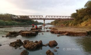 ORANG TENGGELAM KLATEN : Anak Sukoharjo Hanyut di Bengawan Solo Wonosari