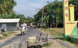 INFRASTRUKTUR KLATEN : Gorong-Gorong Jalan Desa Cawan Ambrol Membahayakan Pengendara