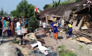 KECELAKAAN SRAGEN : Bus Tabrak Rumah di Gemolong, Begini Kronologinya