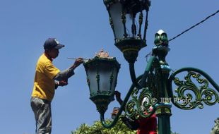 FOTO WISATA JOGJA : Lampu Sebagai Simbol Penerangan & Ciri Khas Jogja