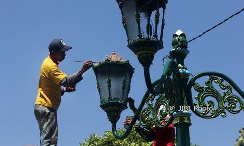 FOTO WISATA JOGJA : Lampu Sebagai Simbol Penerangan & Ciri Khas Jogja