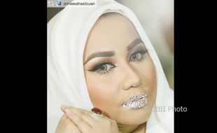 Diunggah @Korban_Firstravel, Foto Bibir Swarovski Anniesa Hasibuan Banjir Komentar Sinis