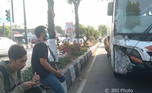 KECELAKAAN KLATEN : Bus Mira Tertabrak, Penumpang Dialihkan