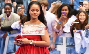 Diejek Terlalu Gemuk, Rihanna Ngamuk