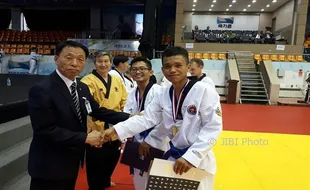 PRESTASI MAHASISWA : Persiapan Singkat, UAJY Persembahkan Emas di Taekwondo Internasional