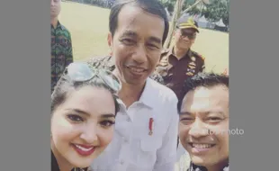 INSTAGRAM ARTIS: Pose Bareng Jokowi, Foto Ashanty Langsung Viral