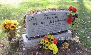 Makam Michael Jackson Ternyata Kosong