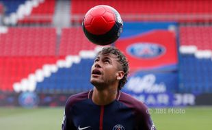 Neymar Datang, Emery Akui Ada Tekanan Tambahan