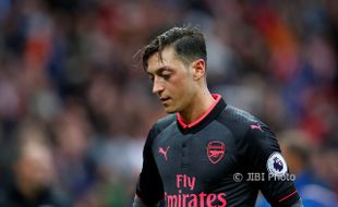 KARIER PEMAIN : Wenger: Ozil Ingin Bertahan di Arsenal